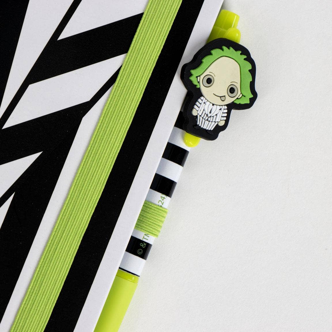 SET DI CANCELLERIA CON PENNA BEETLEJUICE