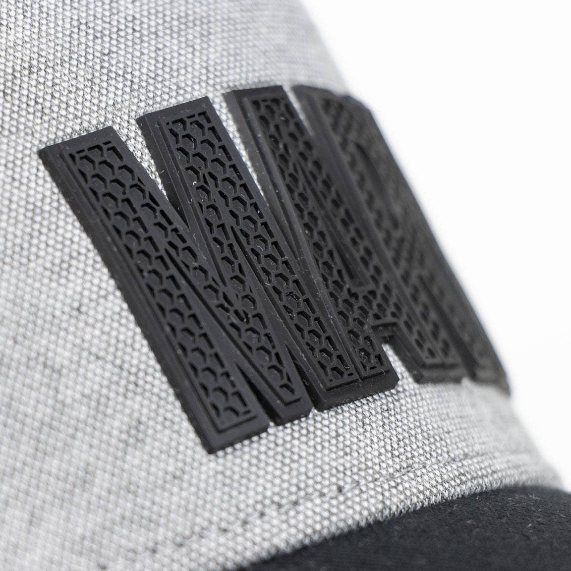 BERRETTO CON VISIERA CURVA MARVEL PER ADULTI